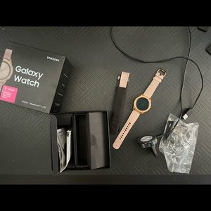Galaxy Watch (42mm) Rose Gold (Bluetooth) + LTE